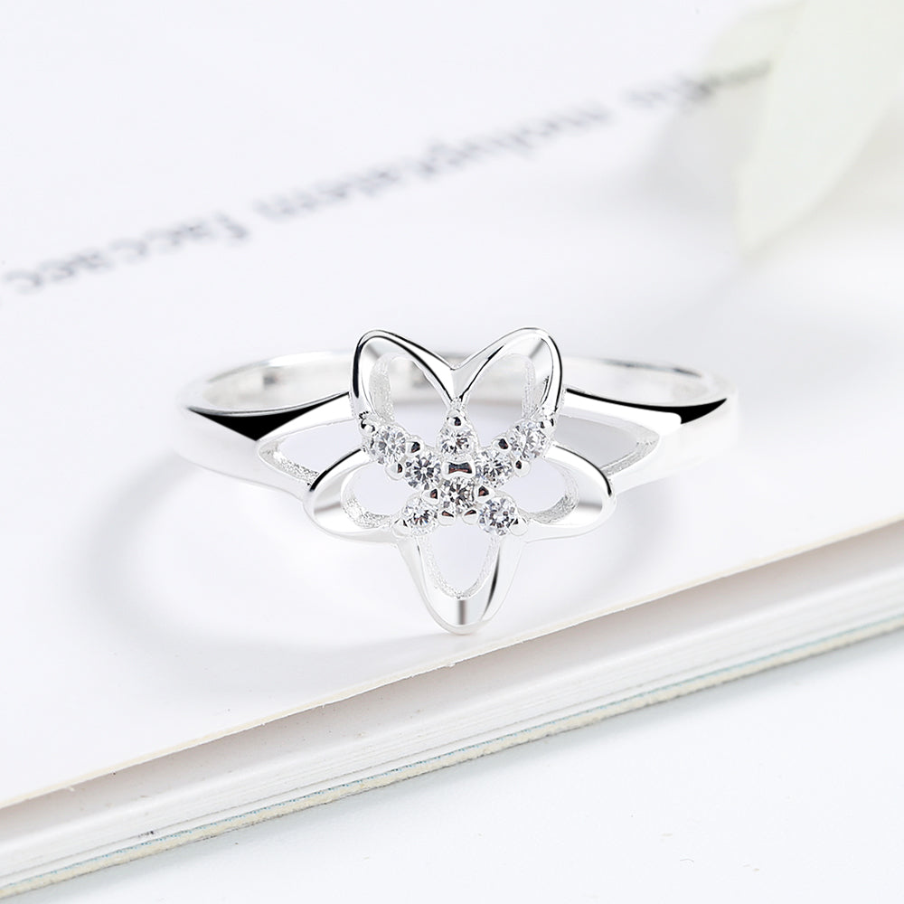 Sterling Silver flower ring with crystals from Swarovski