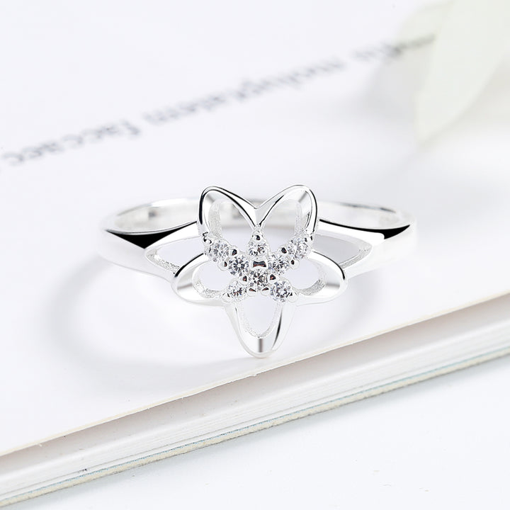 Sterling Silver flower ring with crystals from Swarovski